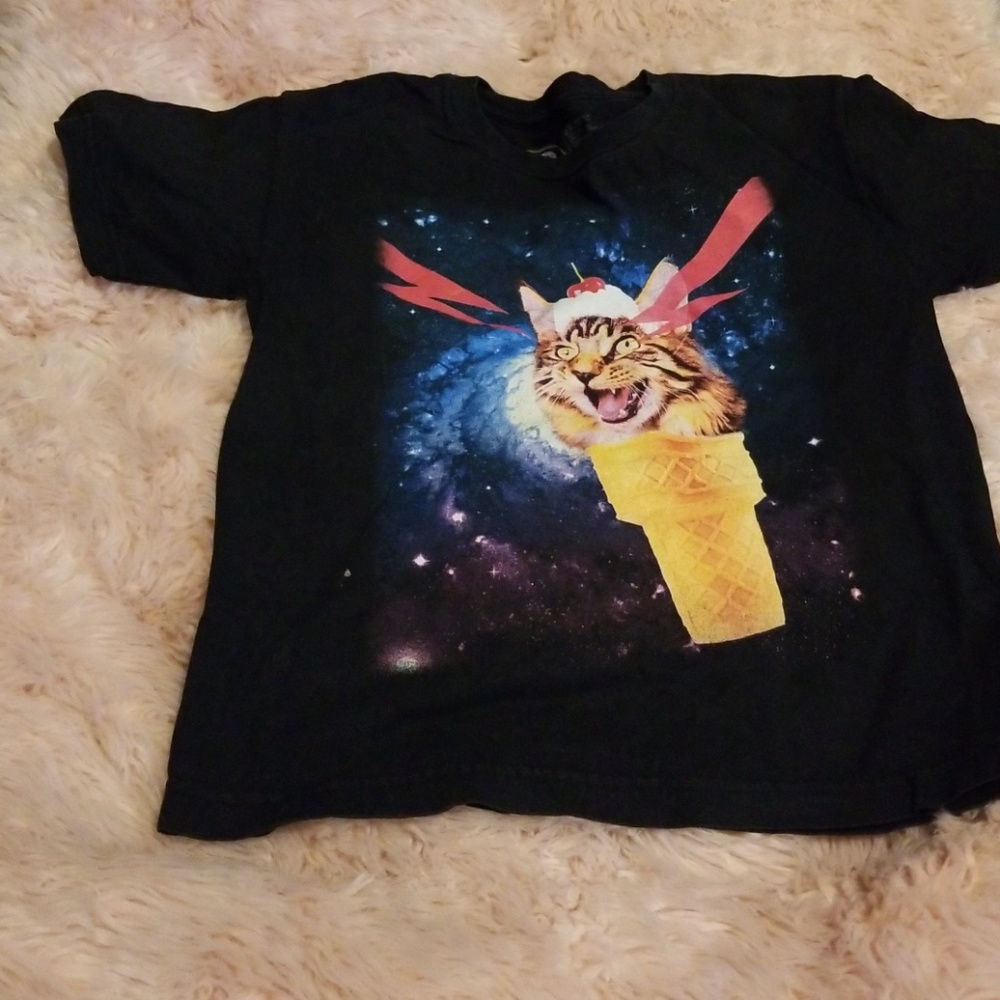 A. LAB T shirt "Get Wild Cat"